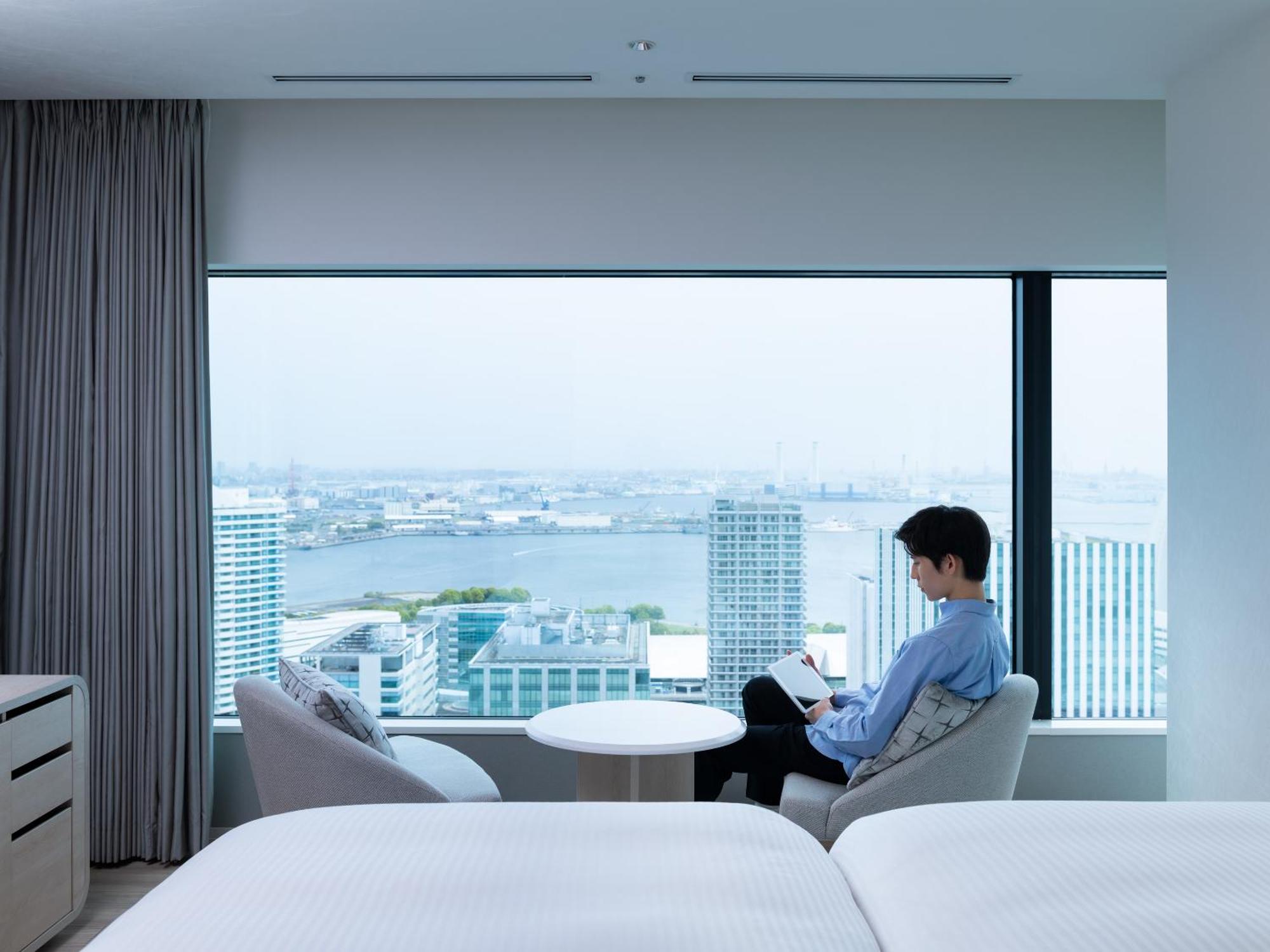 Mitsui Garden Hotel Yokohama Minatomirai Premier Eksteriør billede A guest room at the hotel