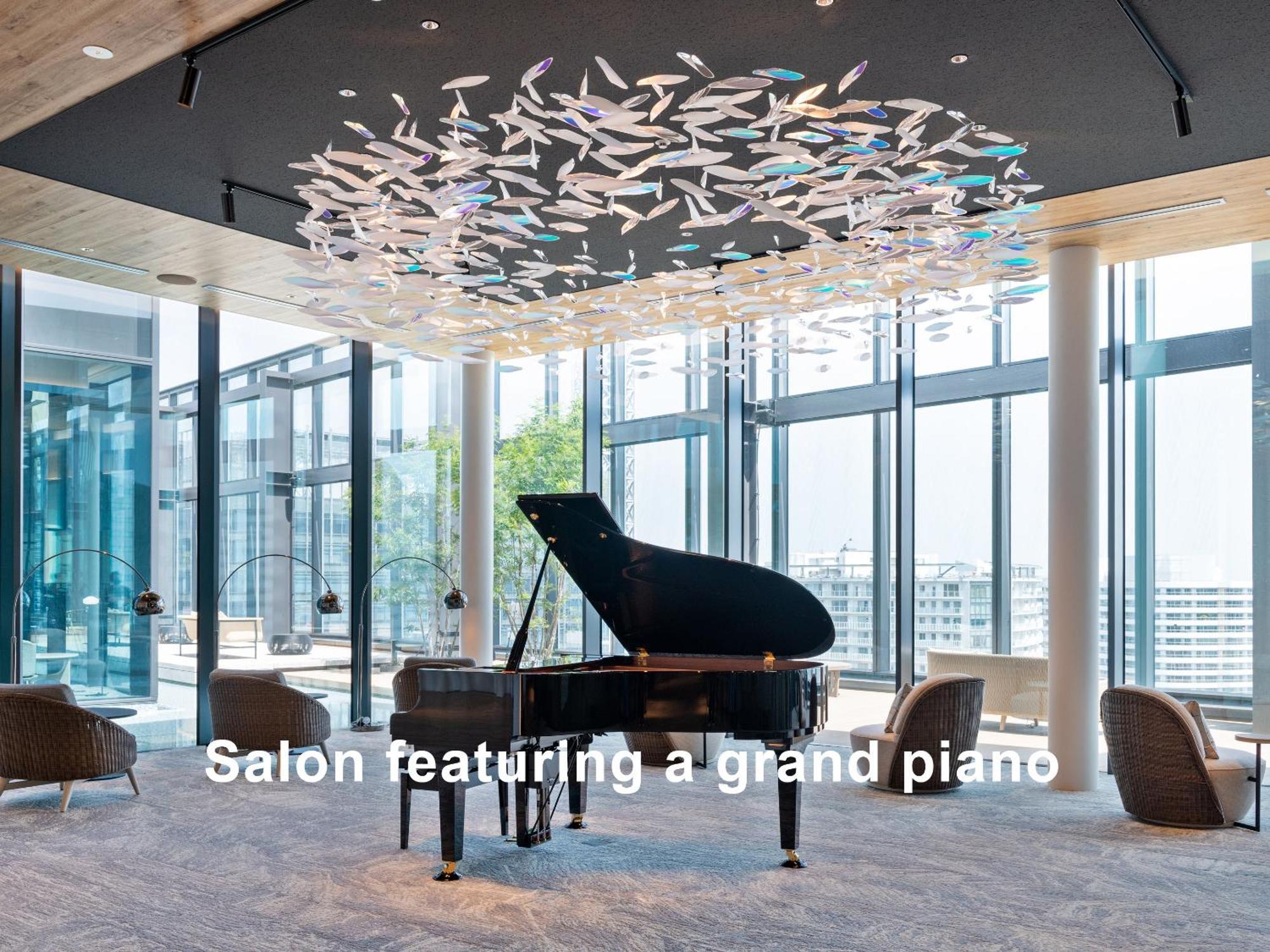 Mitsui Garden Hotel Yokohama Minatomirai Premier Eksteriør billede Salon featuring a grand piano